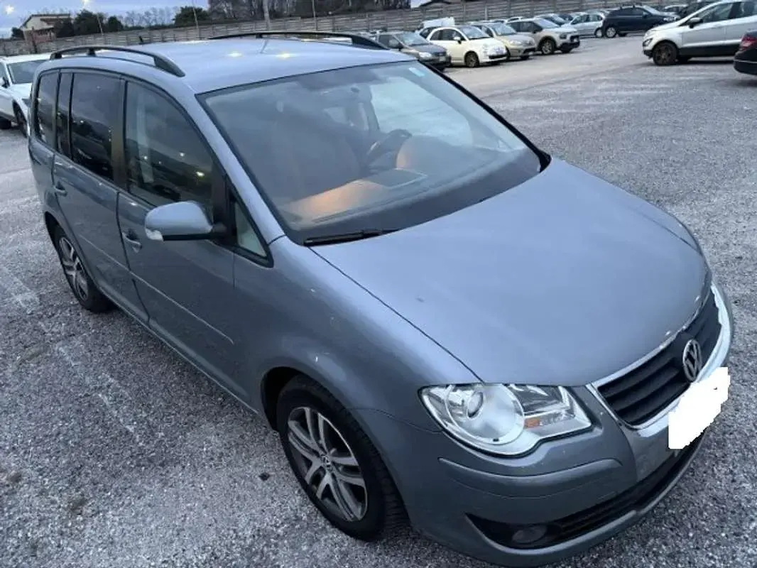 Usata VW Touran Trendline 105 CV (77 kW) 2009 Grigio Monovolume