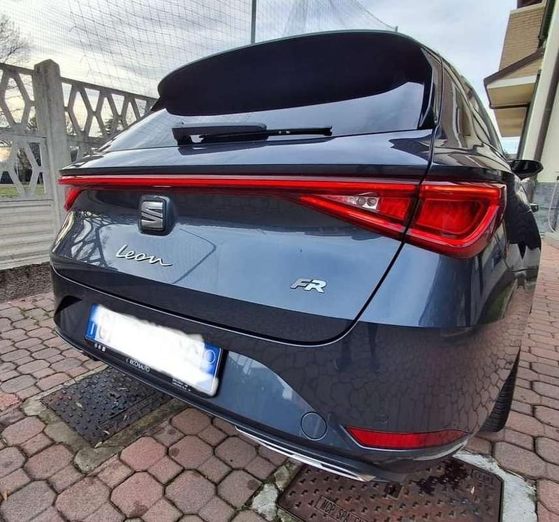 Usata Seat Leon FR 150 CV (110 kW) 2022 Grigio Station wagon