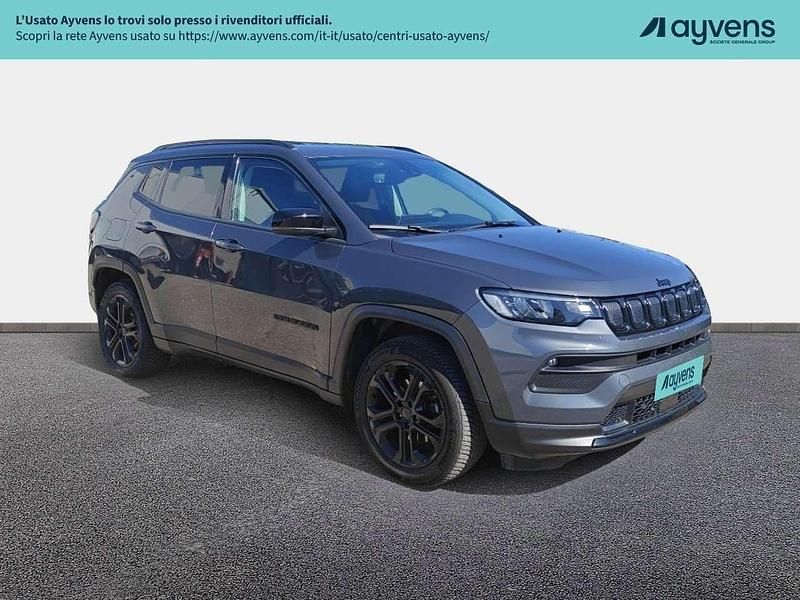 Usado Jeep Compass Night Eagle 131 CV (96 kW) 2023 Gris SUV