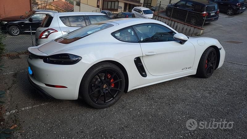 Usata Porsche 718 Cayman 400 CV (294 kW) 2021 Bianco Coupé