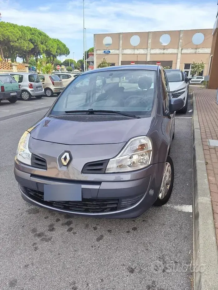 Usata Renault Modus 75 CV (55 kW) 2012 Grigio Monovolume