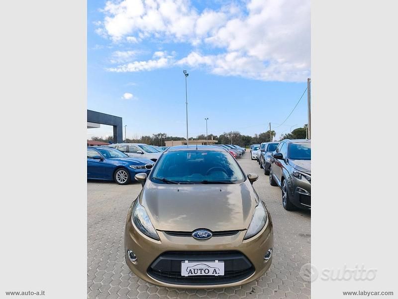 Usata Ford Fiesta Titanium 70 CV (51 kW) 2012 Utilitaria