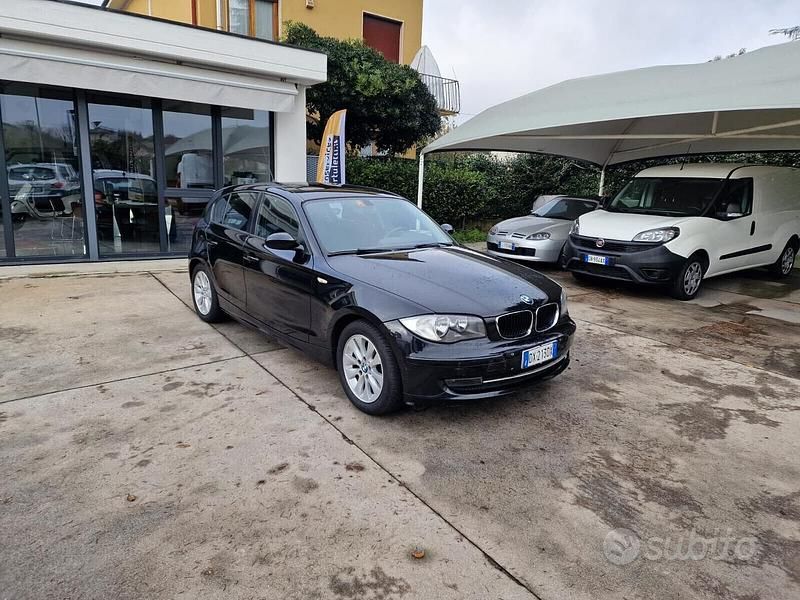 Usata BMW 116 122 CV (89 kW) 2008 Nero Utilitaria