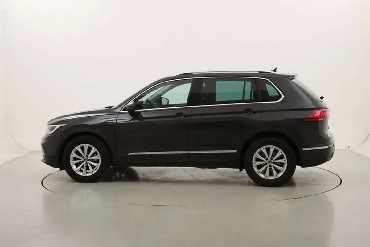 Usata VW Tiguan Life 122 CV (89 kW) 2022 Grigio SUV