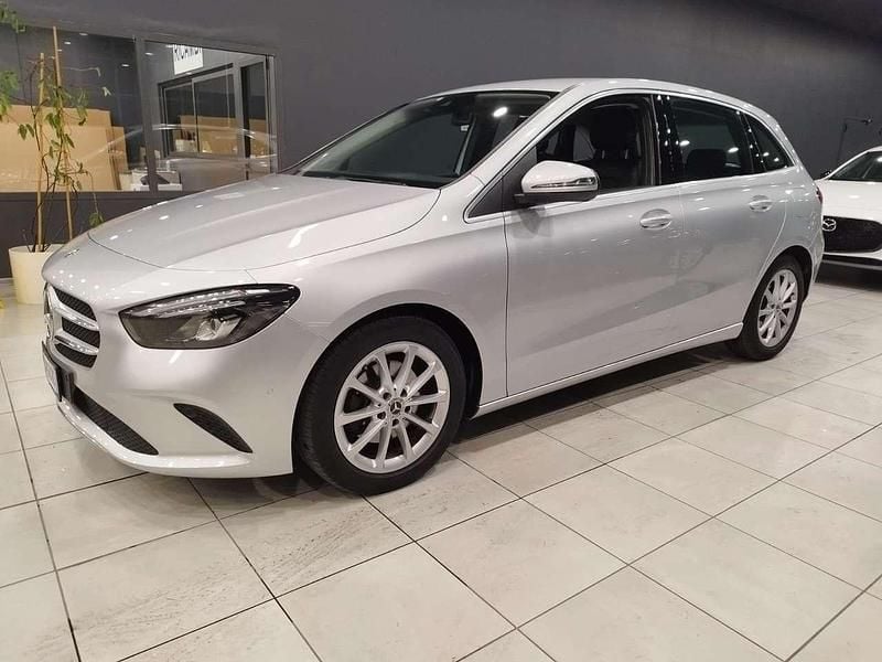 Usata Mercedes B200 150 CV (110 kW) 2019 Argento Monovolume