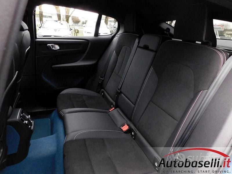 Usata Volvo C40 300 kW (408 CV) 2022 Fjord blue metallizzato SUV