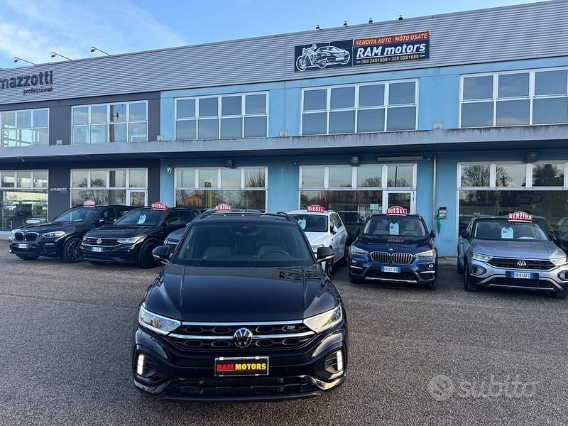 Usata VW T-Roc R-line 150 CV (110 kW) 2023 Nero SUV