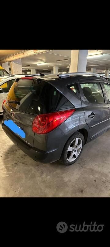 Grigio Usata 2011 Peugeot 207 Station wagon | 3000 € (Cara) - Immagine 1/4