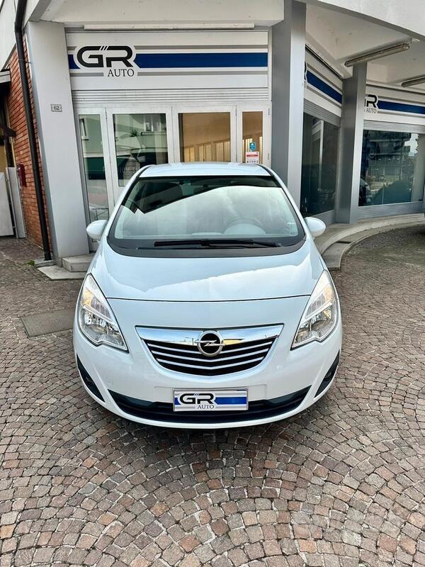 Usato 2013 Opel Meriva 1.4 Benzin 101 CV (7.900 €)