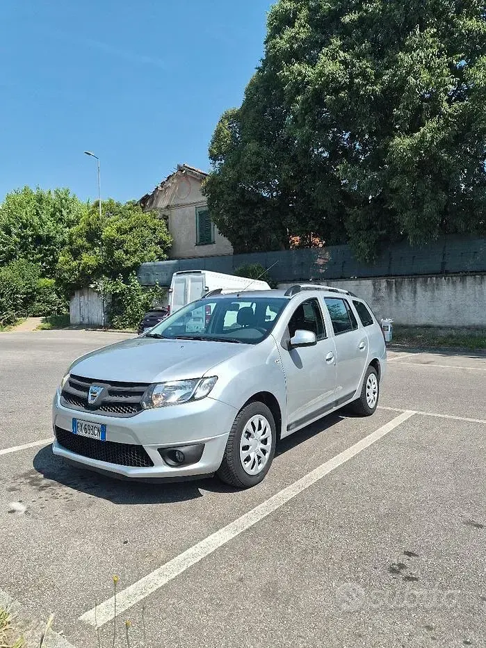Usata Dacia Logan MCV Lauréate 75 CV (55 kW) 2014 Grigio Station wagon