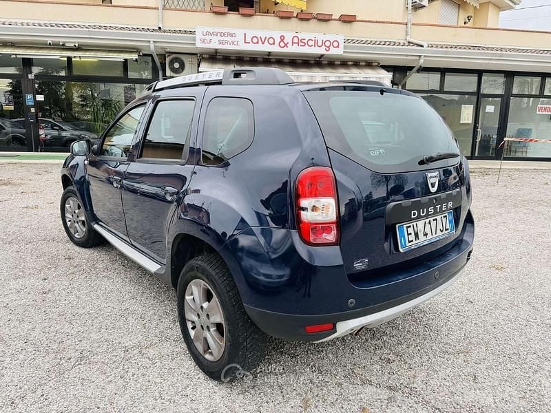 Usata Dacia Duster Lauréate 105 CV (77 kW) 2014 Blu/azzurro SUV