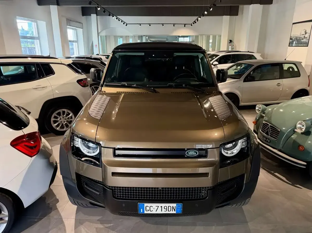 Usata Land Rover Defender SE 241 CV (177 kW) 2020 Bronzo SUV