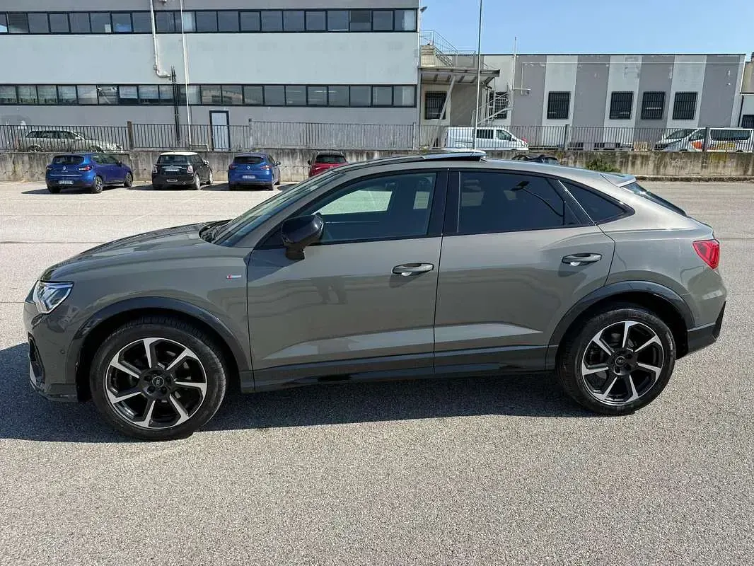 Usata Audi Q3 Sportback S-Line 150 CV (110 kW) 2019 Grigio SUV