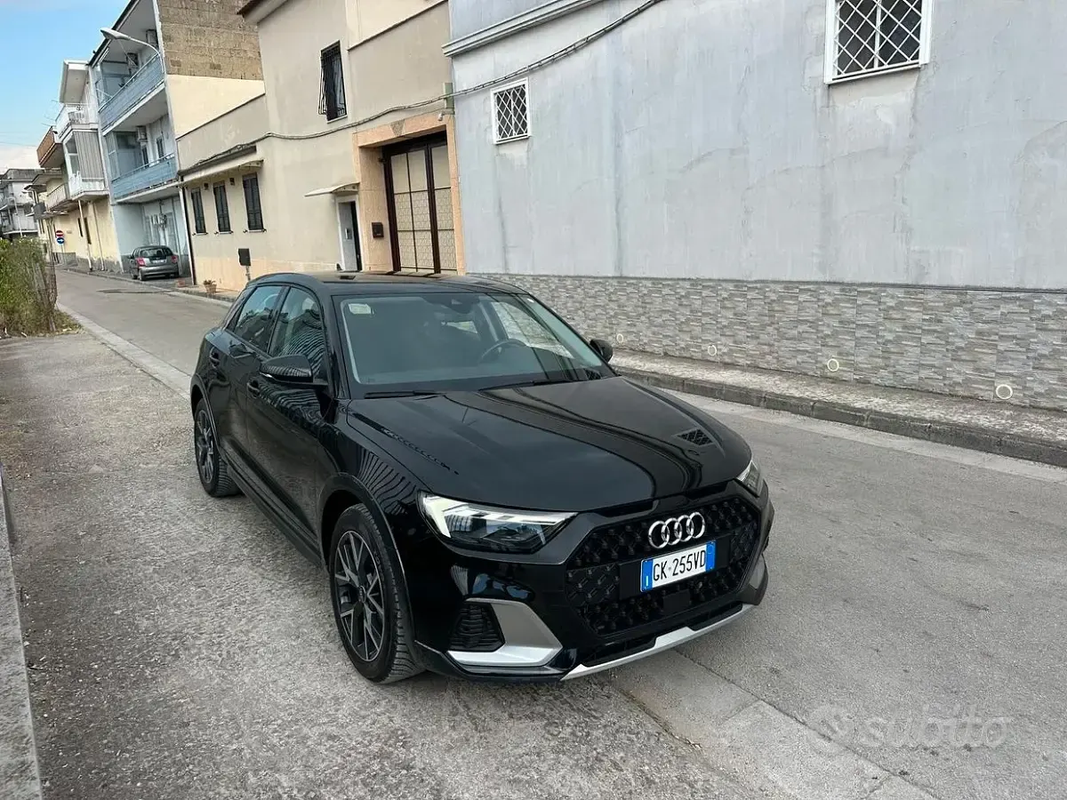 Usata Audi A1 110 CV (80 kW) 2022 Nero SUV
