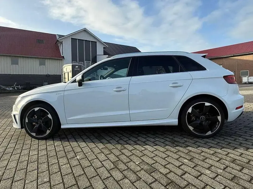 Usata Audi A3 Attraction 140 CV (102 kW) 2005 Bianco Utilitaria