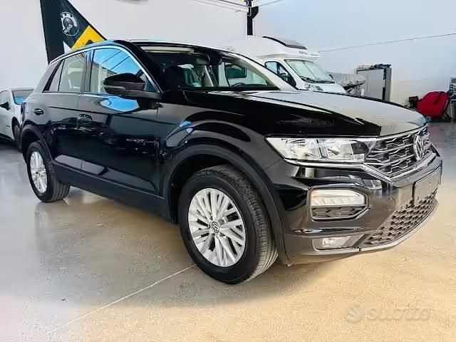 Usata VW T-Roc Style 115 CV (84 kW) 2018 Nero SUV