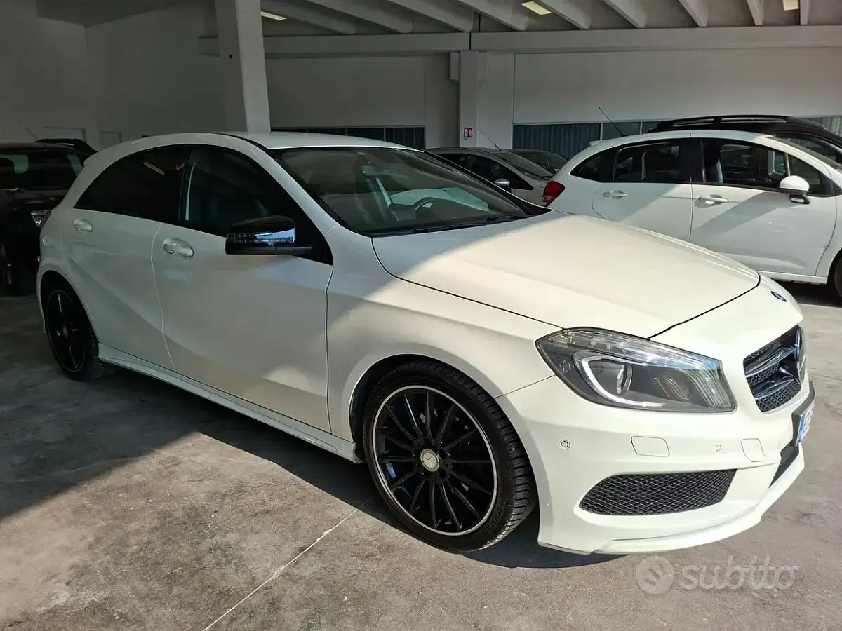 Usata Mercedes 200 Premium 156 CV (114 kW) 2015 Bianco Berlina
