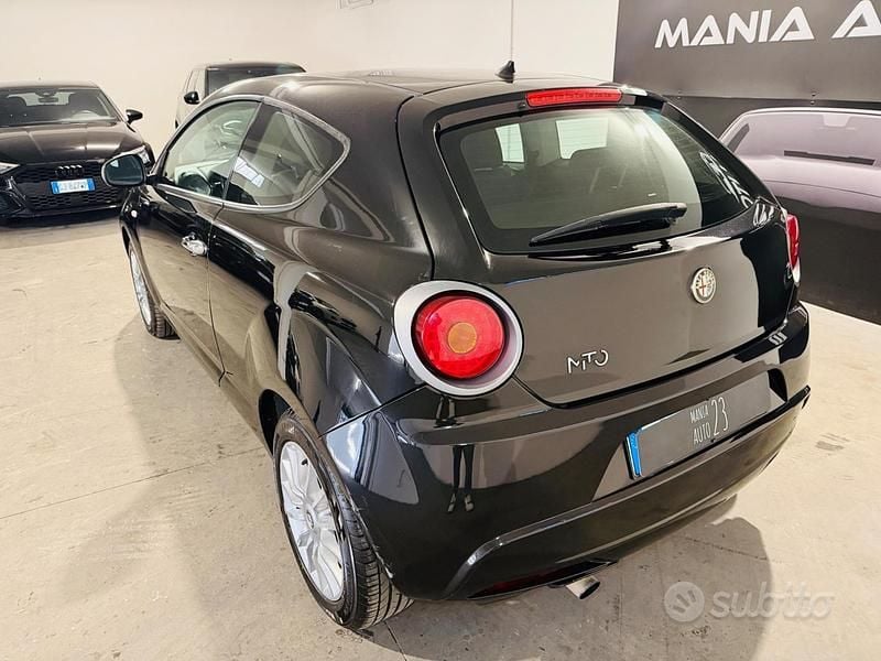Second-hand Alfa Romeo MiTo Distinctive 79 CP (58 kW) 2016 Negru Hatchback