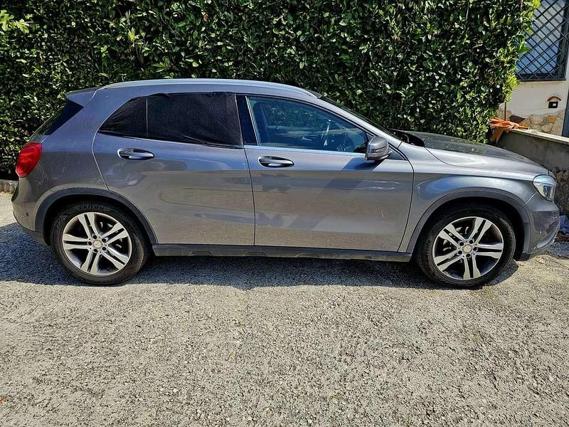 Usata Mercedes GLA220 Executive 177 CV (130 kW) 2016 Grigio SUV