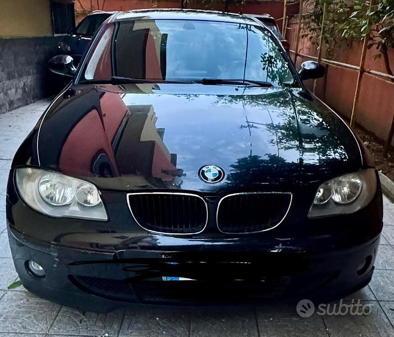 Usata BMW 118 122 CV (89 kW) 2006 Nero Utilitaria