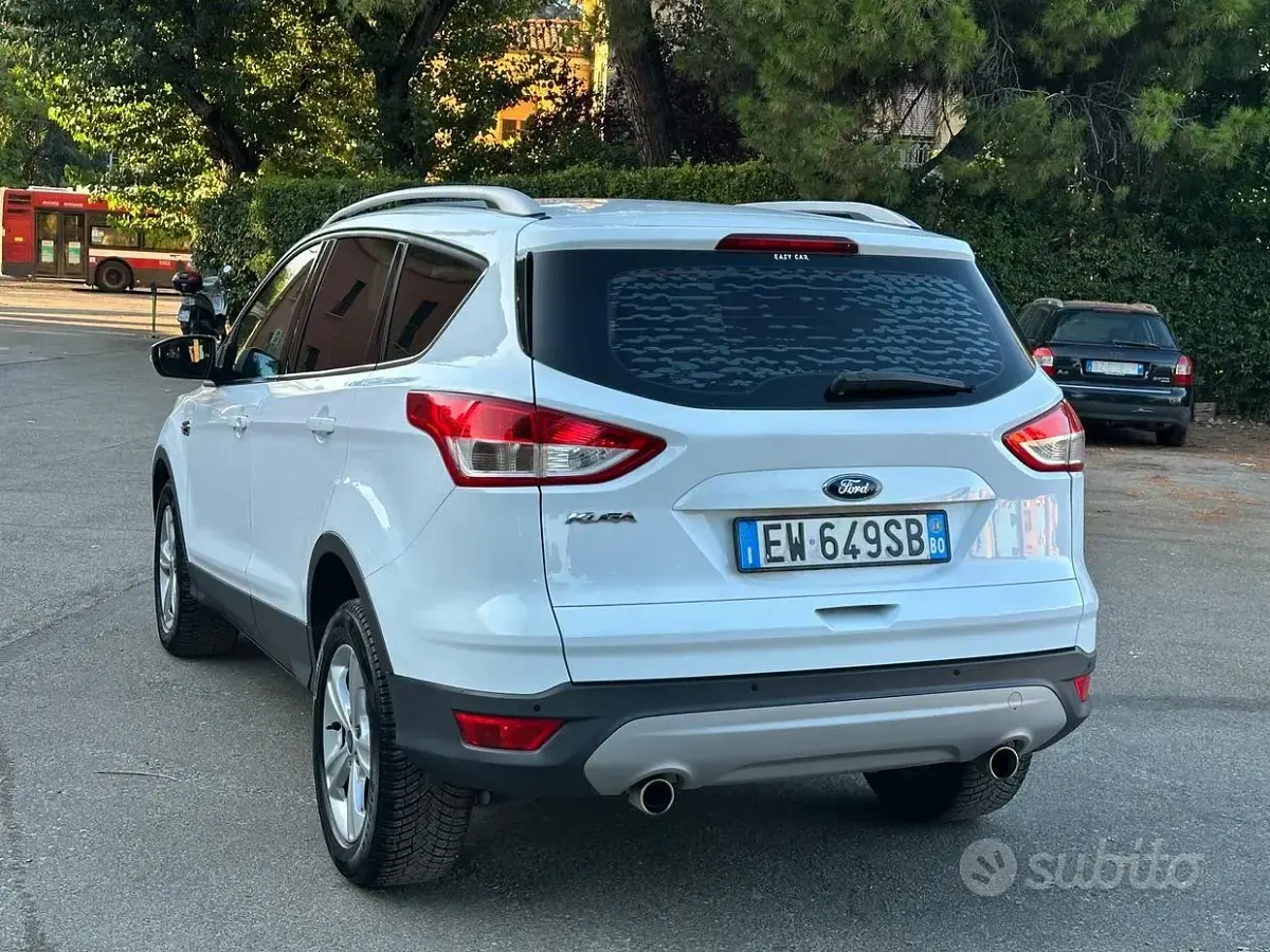 Usata Ford Kuga Titanium 120 CV (88 kW) 2014 Bianco SUV