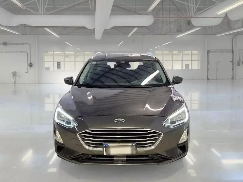 Usata Ford Focus Titanium 120 CV (88 kW) 2019 Grigio Station wagon