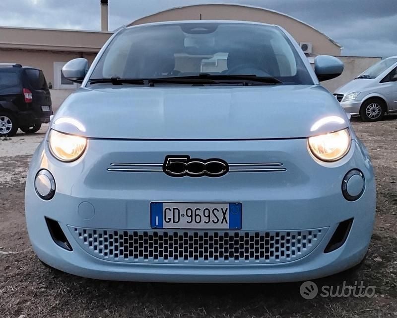 Usata Fiat 500e La Prima 86 kW (118 CV) 2020 Grigio Berlina