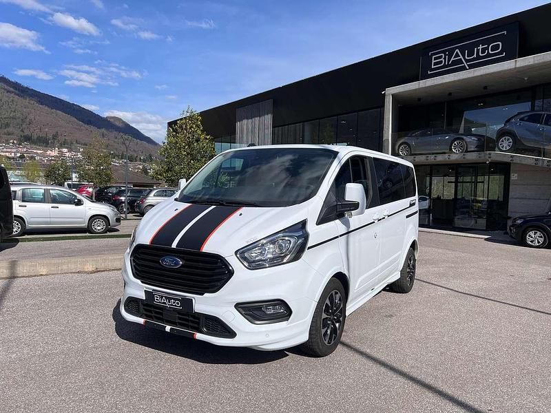 Usata Ford Tourneo Sport 170 CV (125 kW) 2023 Bianco Monovolume