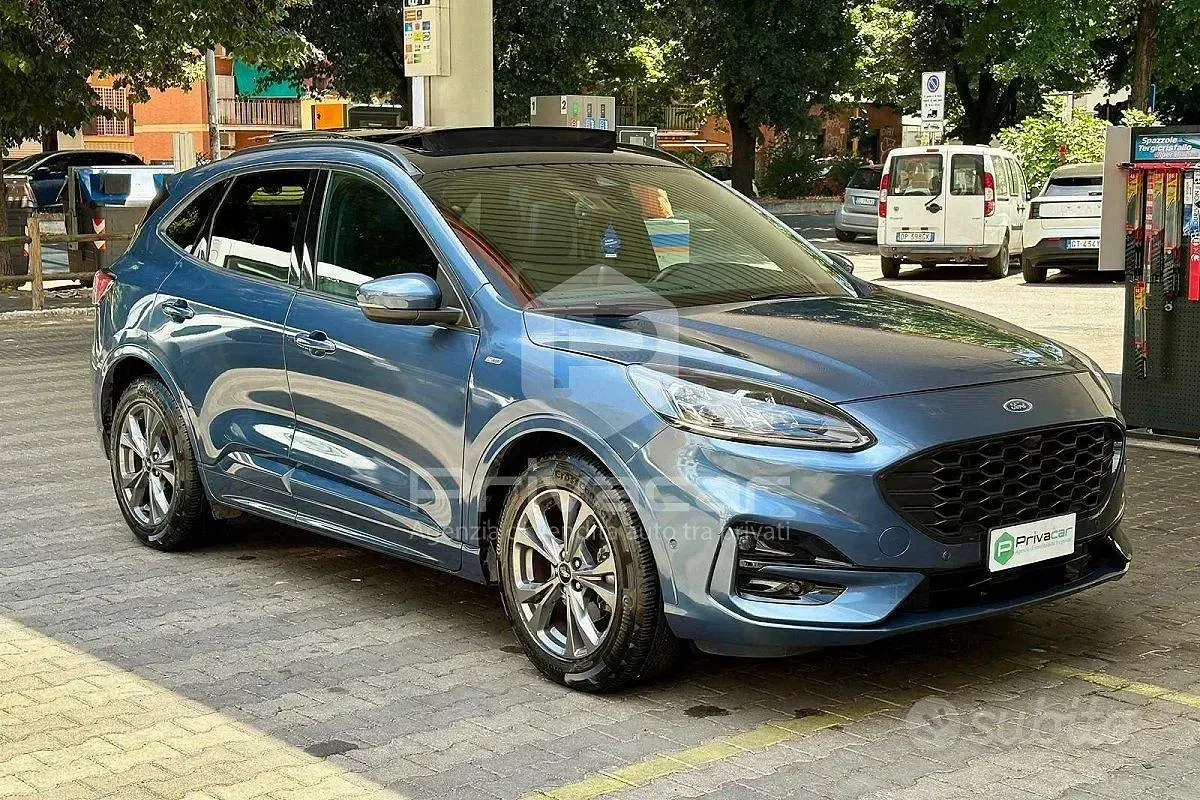 Usata Ford Kuga ST-Line 152 CV (111 kW) 2022 Blu SUV