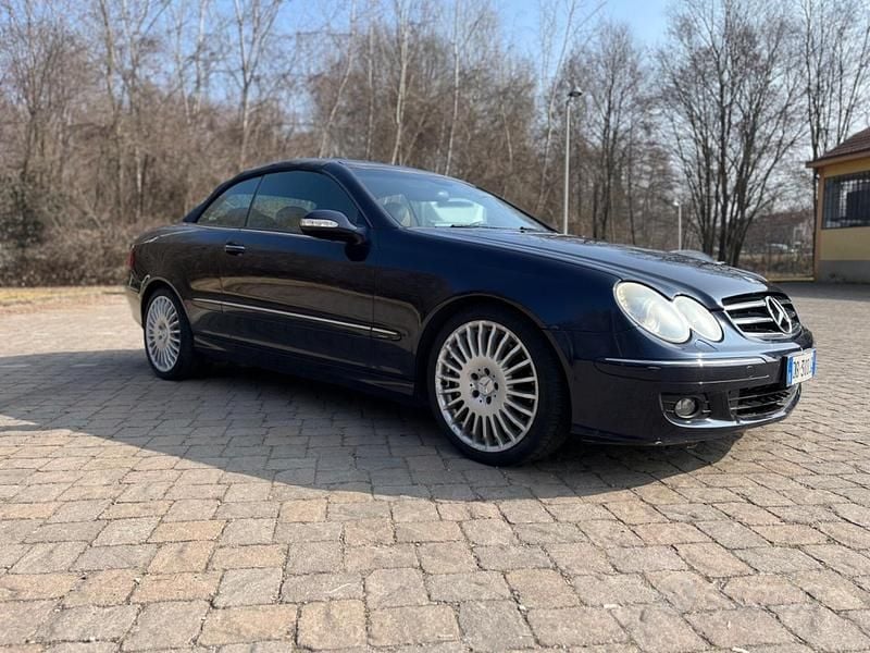 Usata Mercedes CLK320 Avantgarde 224 CV (164 kW) 2006 Blu Cabrio