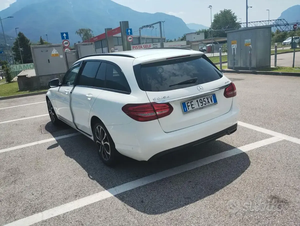 Usata Mercedes C220 170 CV (125 kW) 2016 Bianco Station wagon