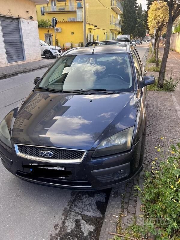 Usata Ford Focus 90 CV (66 kW) 2008 Grigio Station wagon