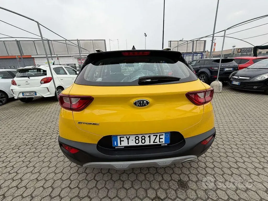 Usata Kia Stonic Style 101 CV (74 kW) 2020 Giallo SUV