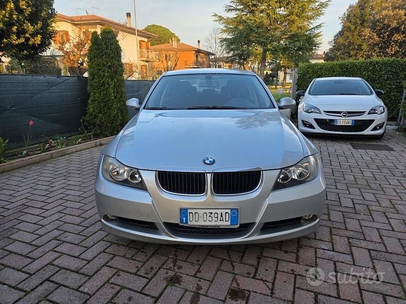 Usata BMW 318 122 CV (89 kW) 2006 Grigio Berlina