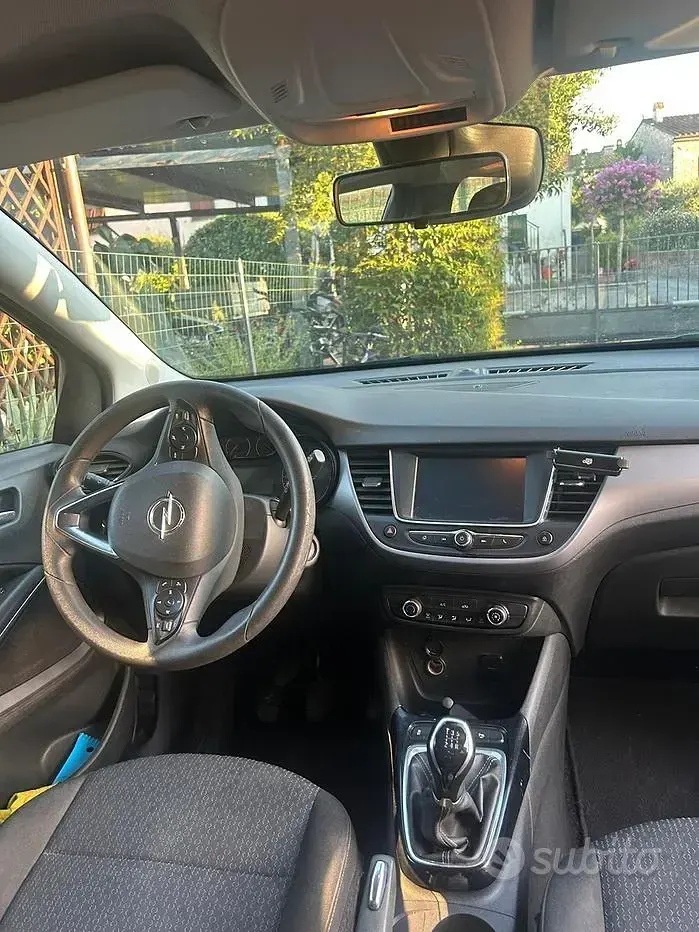 Usata Opel Crossland 83 CV (61 kW) 2019 Grigio SUV