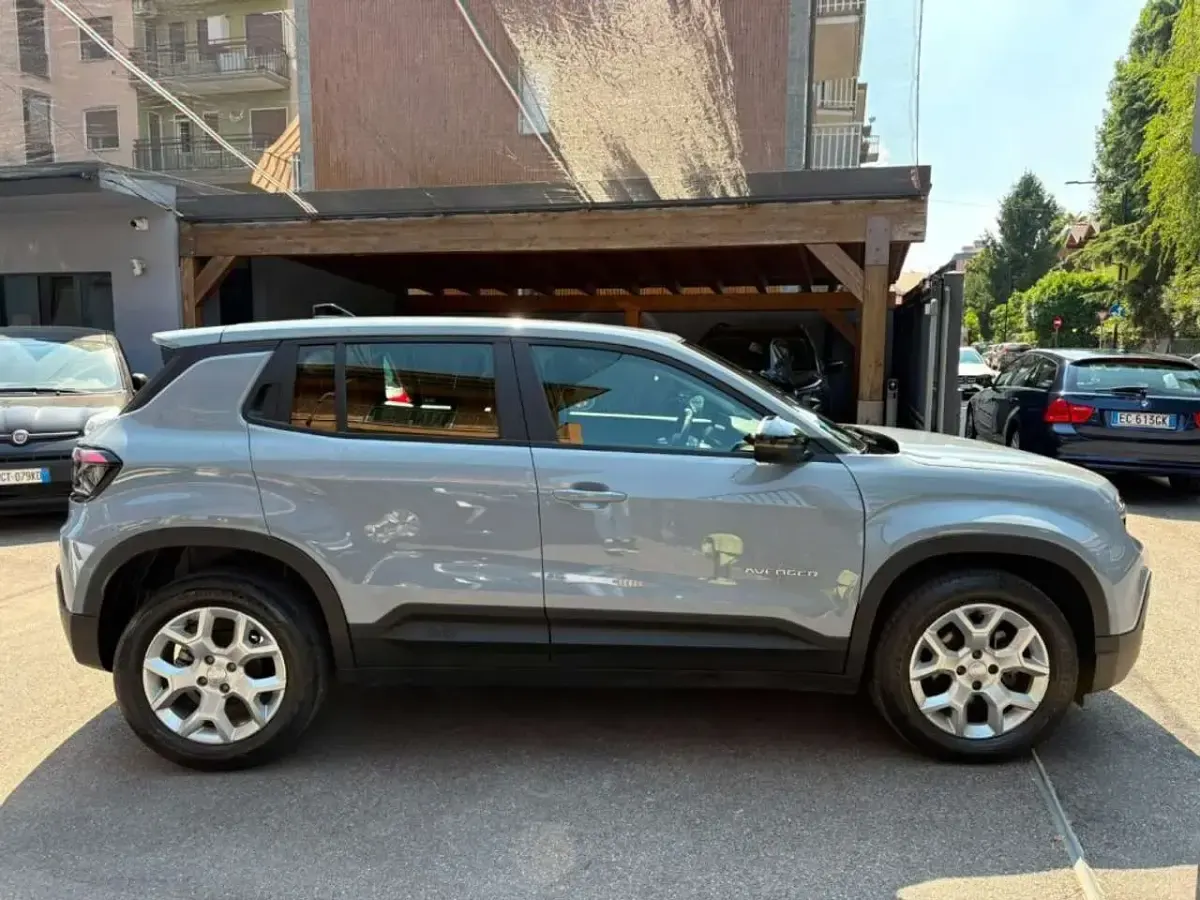 Usata Jeep Avenger Altitude 101 CV (74 kW) 2025 Grigio SUV