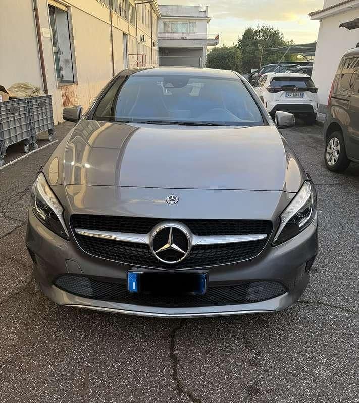Usata Mercedes A180 109 CV (80 kW) 2018 Berlina