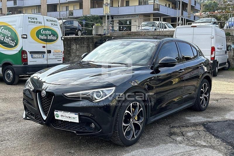 Nero Usata 2017 Alfa Romeo Stelvio Super SUV | 18.500 € (Buon prezzo) - Immagine 1/4