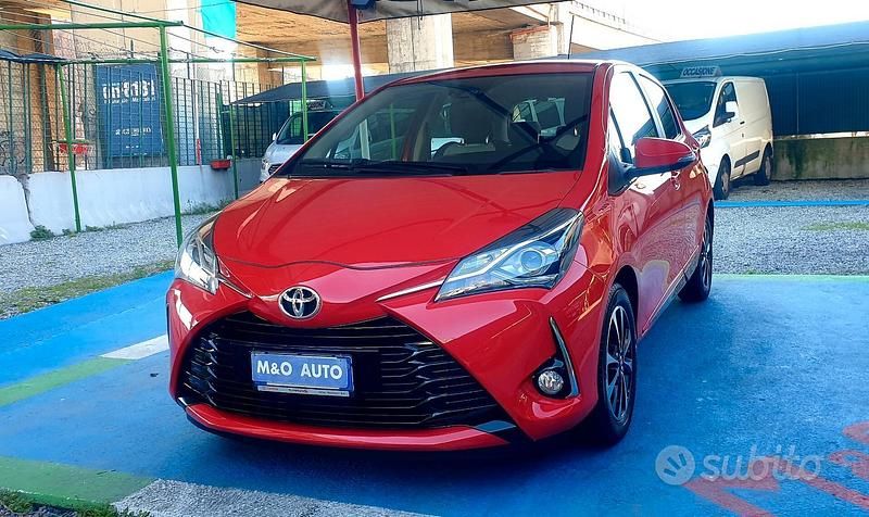 Usata Toyota Yaris 72 CV (52 kW) 2020 Rosso Berlina