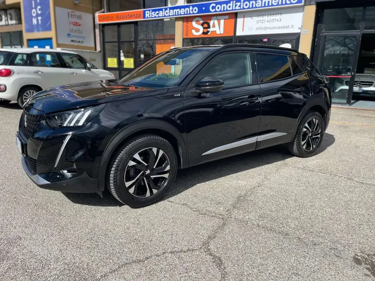Usata Peugeot 2008 GT-line 131 CV (96 kW) 2022 Nero SUV