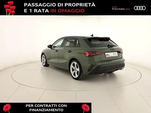Usata Audi A3 S-Line 150 CV (110 kW) 2025 Verde distretto metallizzato Berlina