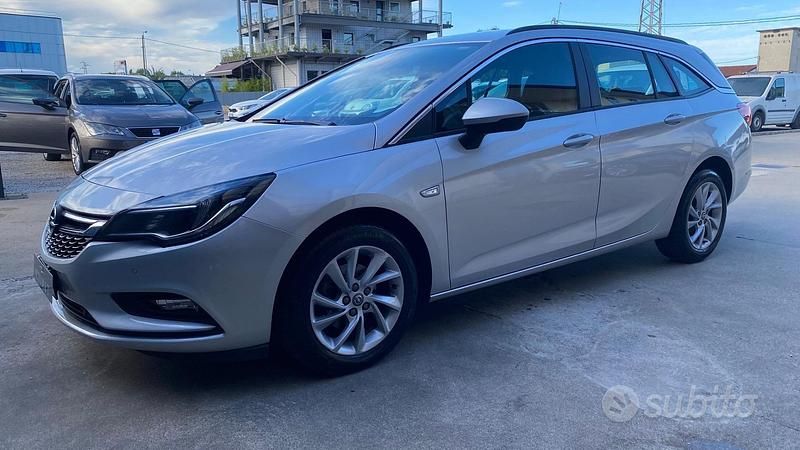 Usata Opel Astra Business 110 CV (80 kW) 2018 Grigio Station wagon
