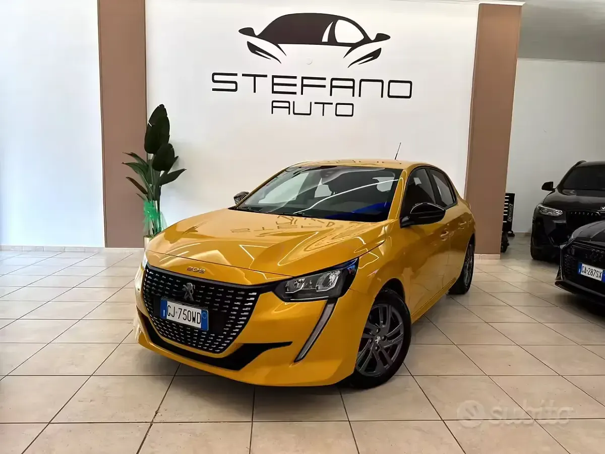 Usata Peugeot 208 Allure 101 CV (74 kW) 2022 Giallo Utilitaria