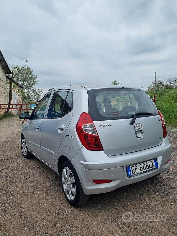 Usata Hyundai i10 69 CV (50 kW) 2013 Grigio Utilitaria