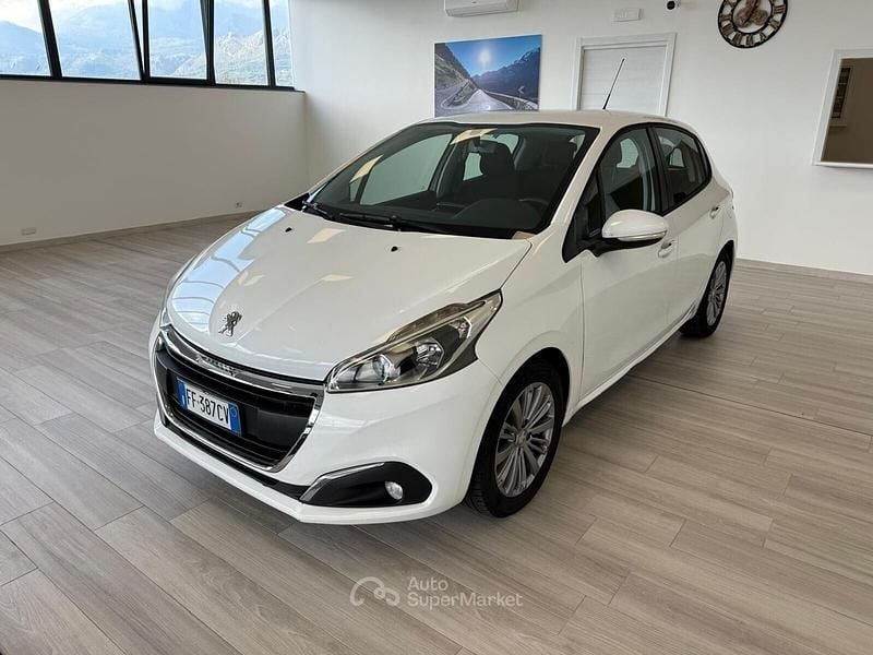 Usata Peugeot 208 Allure 82 CV (60 kW) 2016 Bianco Utilitaria