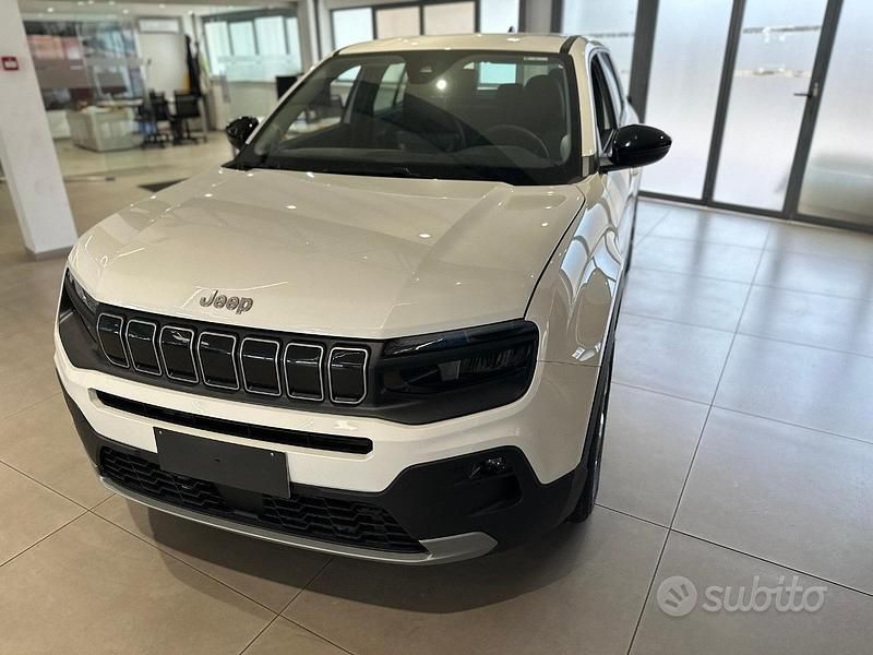 Usata Jeep Avenger Altitude 101 CV (74 kW) 2024 Snow SUV