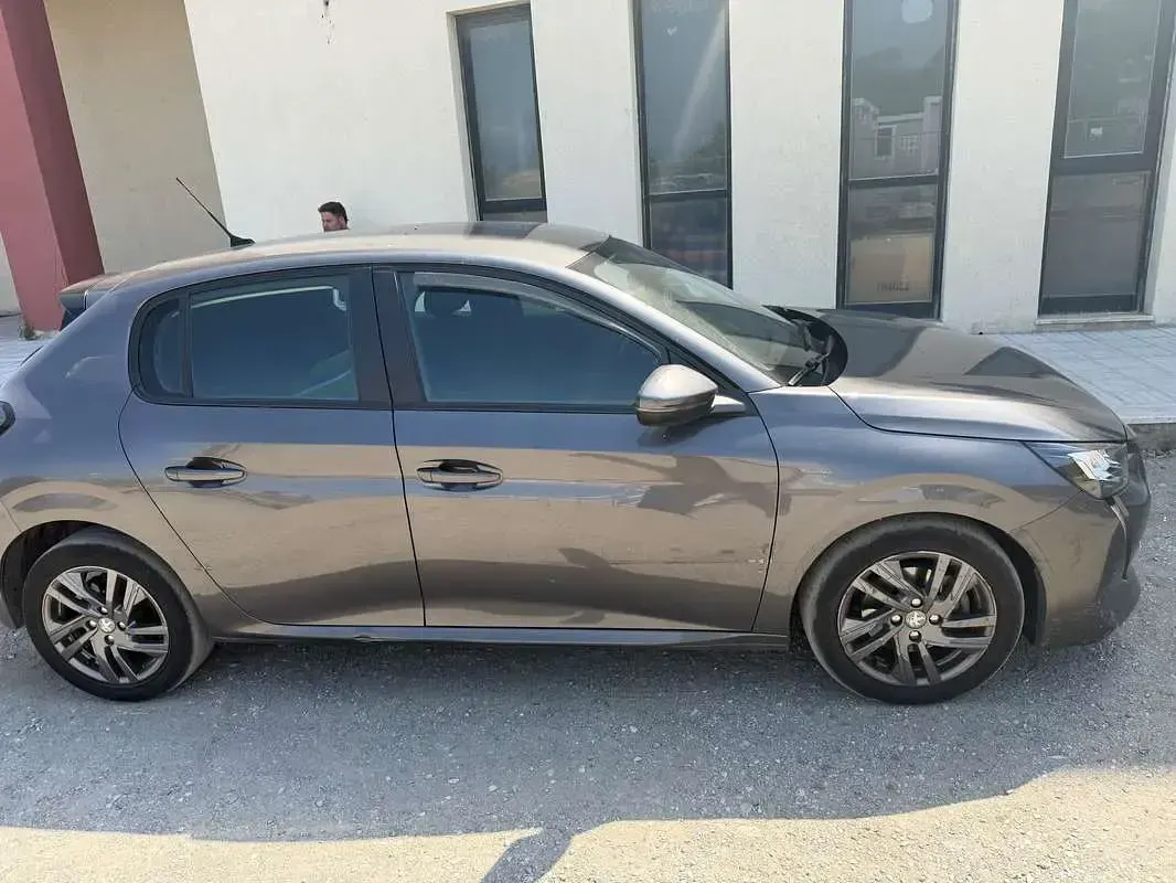 Usata Peugeot 208 Active 102 CV (75 kW) 2021 Utilitaria
