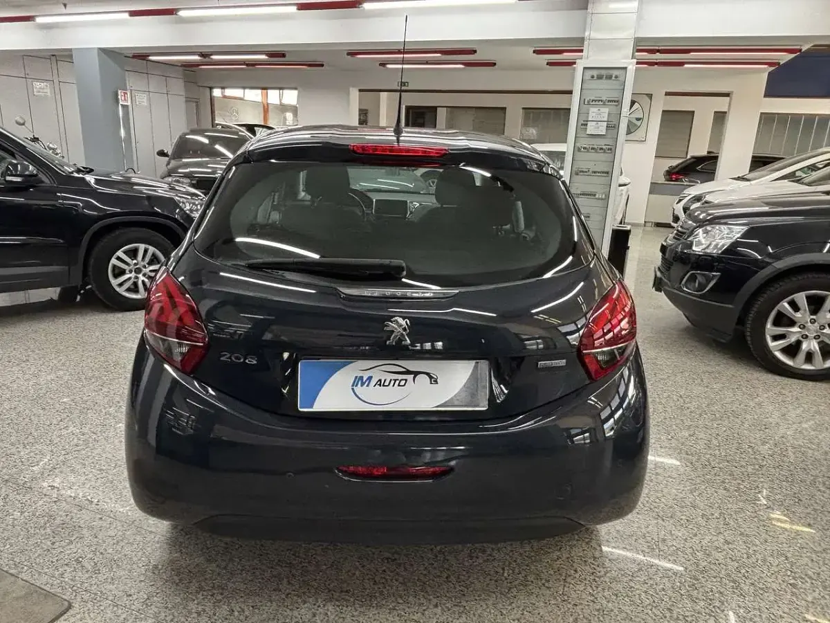 Usata Peugeot 208 Active 82 CV (60 kW) 2017 Grigio Utilitaria