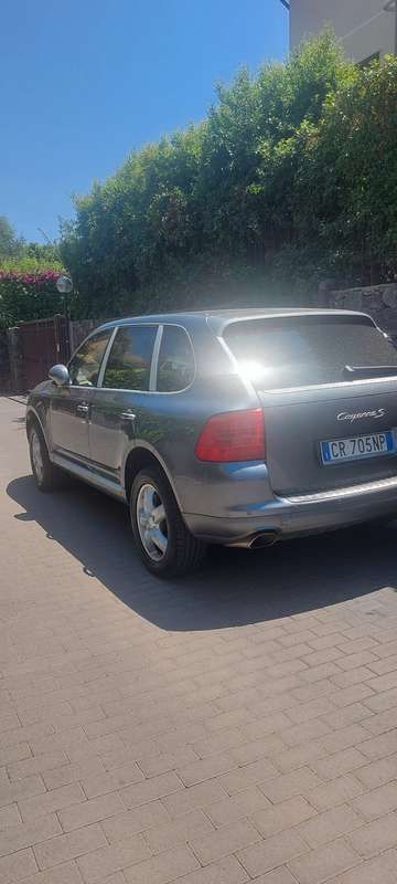 Usata 2004 Porsche Cayenne SUV | 14.500 € (Molto cara) - Immagine 1/4
