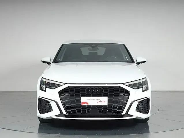 Usata Audi A3 S-Line 150 CV (110 kW) 2023 Bianco ghiacciaio metallizzato Berlina